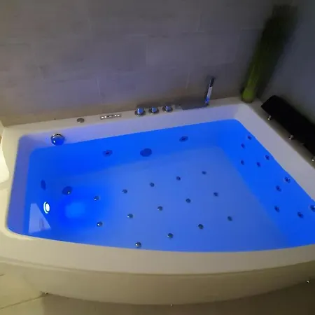לינה וארוחת בוקר Allegria Deluxe 4*