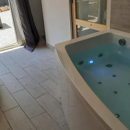 Allegria Deluxe לינה וארוחת בוקר
